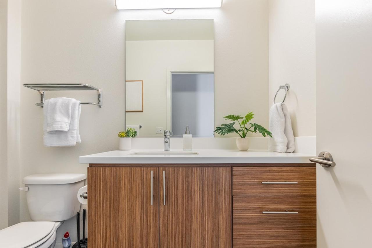 Close Downtown Modern Apartment - Pet Friendly, Wifi, Rooftop Views Seattle Exteriör bild